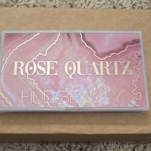 Huda Beauty Rose Quartz 18 pan palette
